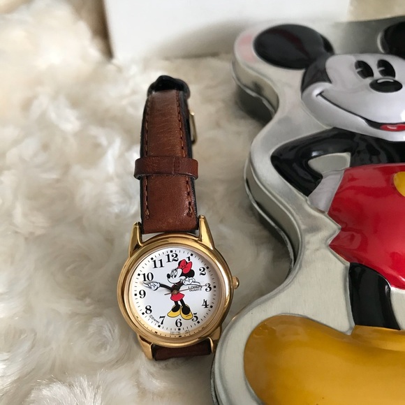 Vintage Disney Lorus Mickey Mouse Collector Watch - Picture 3 of 8